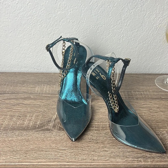 DAPHIN PUMP
Shop all Mix No. 6 SZ 7 - Picture 3 of 7